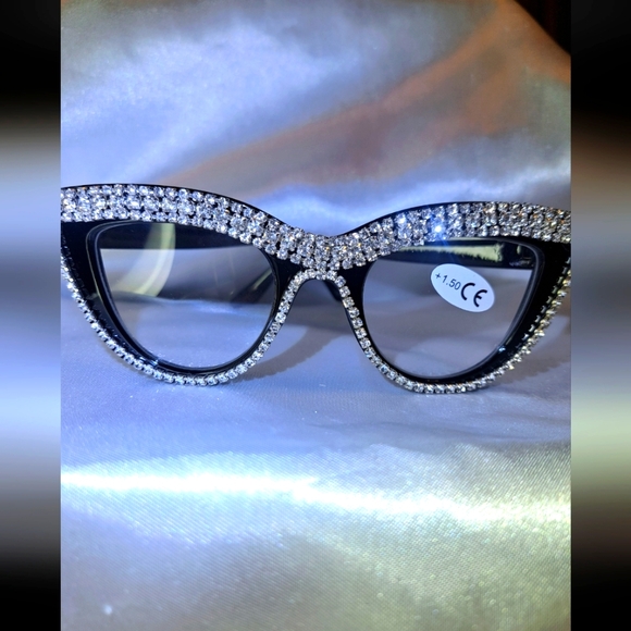 A POSHERS LIFE - Picture 7 of 14